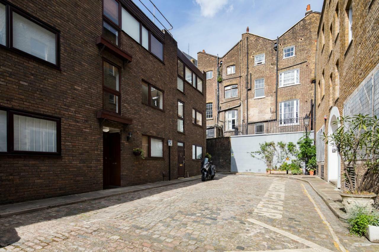 Richardsons Mews By Lime Street *